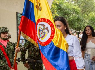Destacan a jóvenes huilenses por sus aportes a la seguridad y defensa