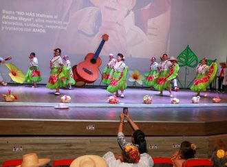 Alegría caracterizó Festival Folclórico del Adulto Mayor