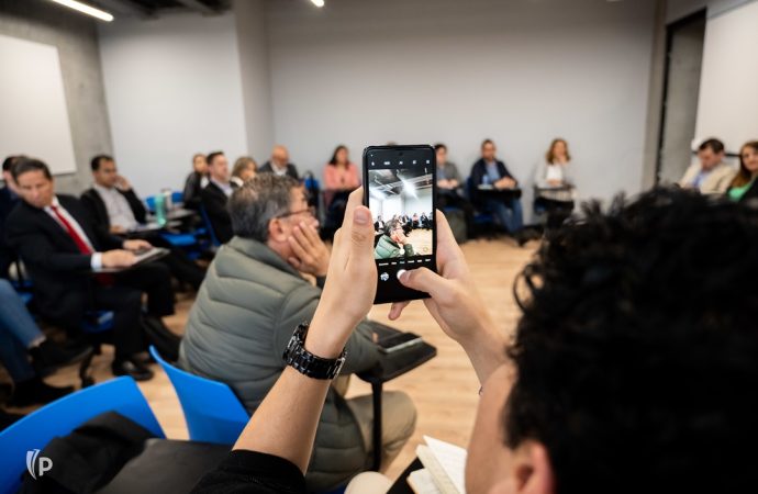 ¿Cómo usan los jóvenes las redes sociales?