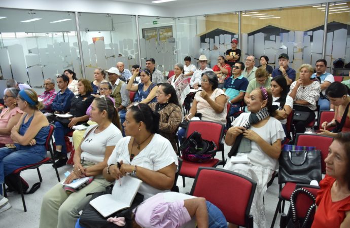 A clases, líderes comunales y miembros de JAC
