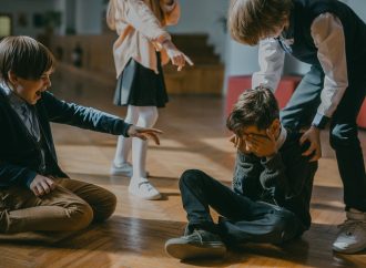 Acoso Escolar: ¿Cómo identificar a un niño víctima y a un niño agresor?