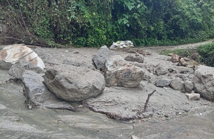 Deslizamientos, crecientes súbitas y fuertes vientos afectan a 27 municipios del Huila