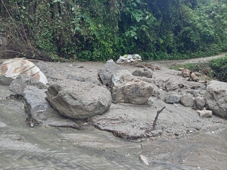 Deslizamientos, crecientes súbitas y fuertes vientos afectan a 27 municipios del Huila