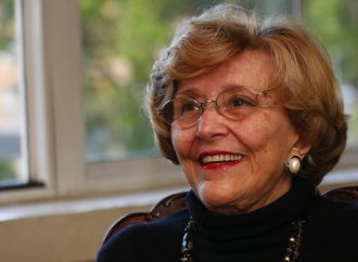 Nydia Quintero, Una Vida al Servicio
