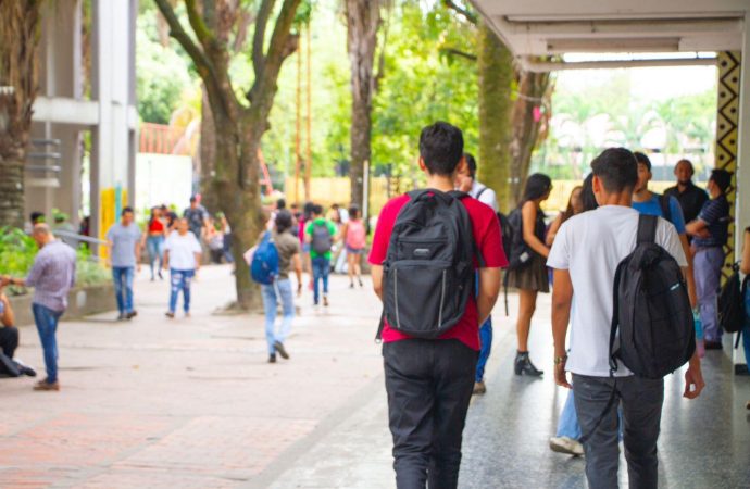 Denuncian abandono institucional a la juventud en Neiva