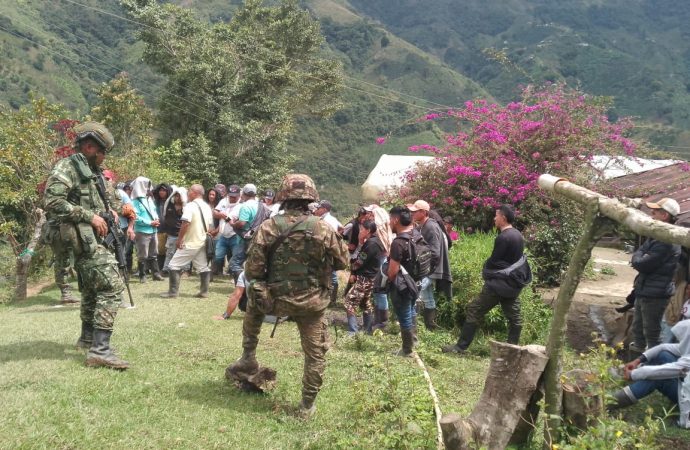 Asonada contra fuerza pública en La Plata