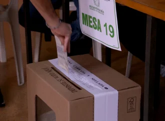 Así se incurre en indebida participación en política
