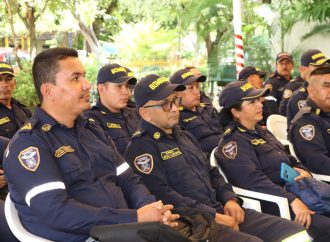 Entregan kits de comunicación a Cuerpos de Bomberos del Huila