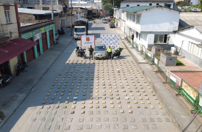 Abandonan 345 kilos de marihuana en Isnos