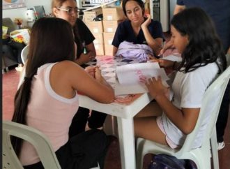 Así florece el voluntariado por la niñez en la Comuna 10