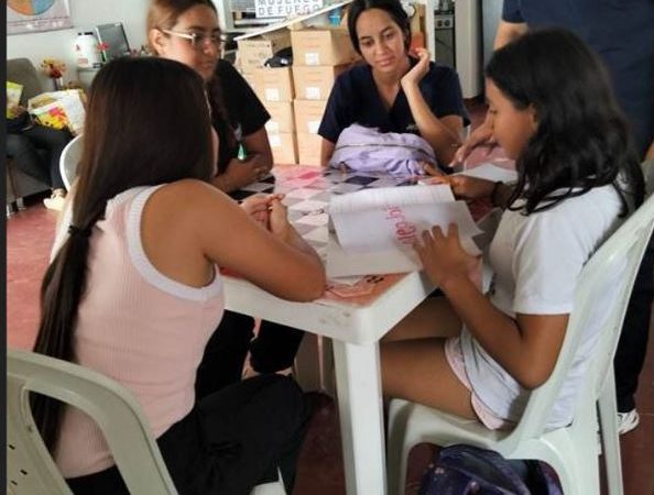 Así florece el voluntariado por la niñez en la Comuna 10