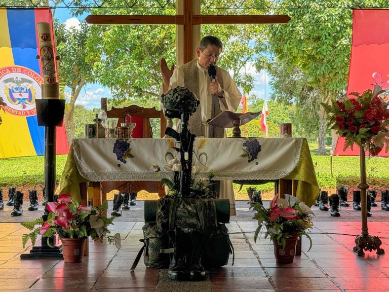 Honran memoria de soldados tras accidente aéreo