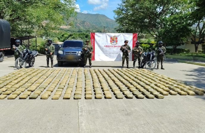 Propinan golpe al narcotráfico en Tesalia