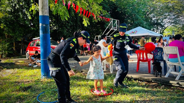 Celebran Día de la Niñez en el barrio Limonar de Neiva