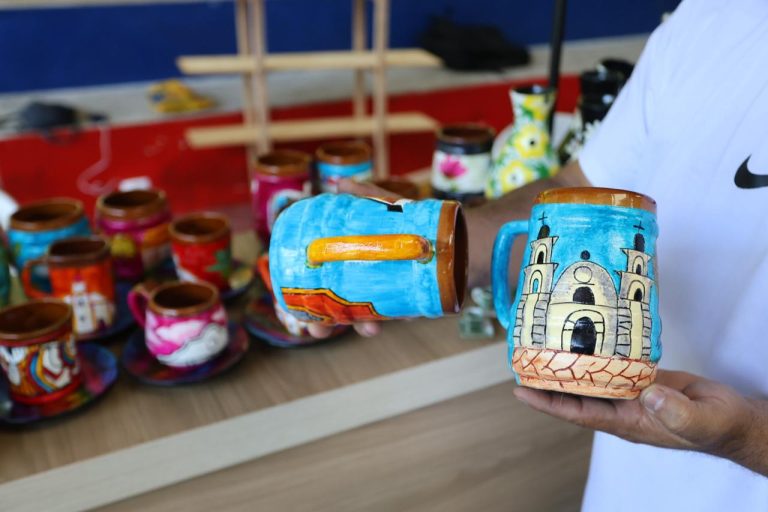 Capacitan a emprendedores en municipios huilenses