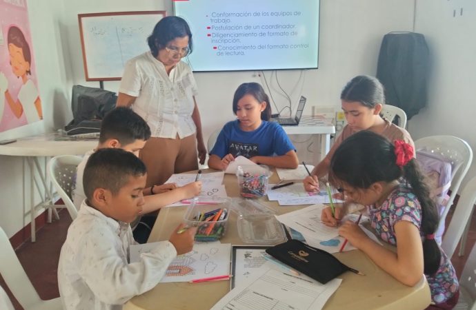 Voluntariado de UNIMINUTO impulsa la lectura comunitaria en Neiva