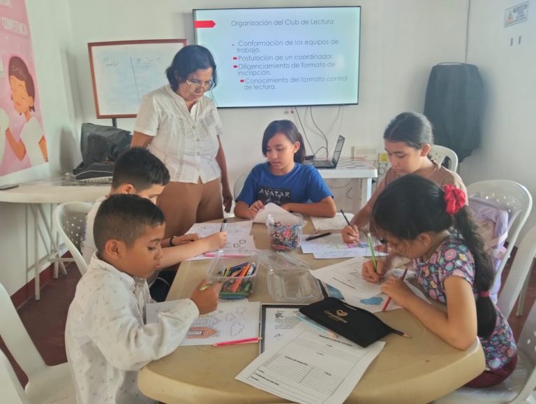 Voluntariado de UNIMINUTO impulsa la lectura comunitaria en Neiva