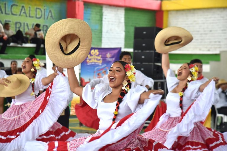 En Rivera, tradiciones culturales y talento artístico huilense