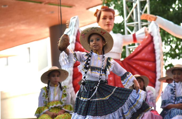 Infancia del Huila hace vibrar las tradiciones y el folclor