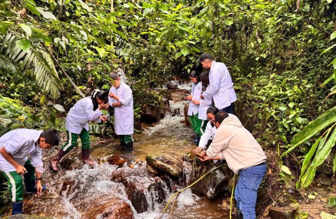 «Pintando el Río» busca empoderar a comunidad rural de Garzón