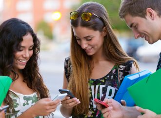 Los jóvenes priorizan cada vez más el ahorro y la inversión