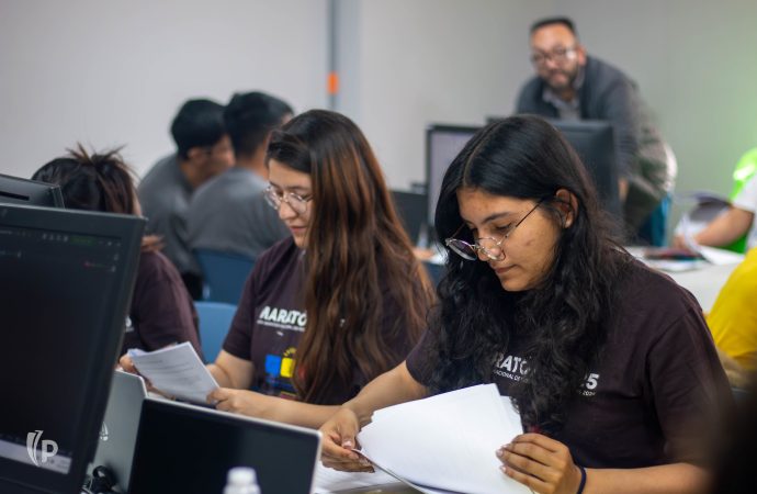 El 75,5 % de graduados de universidad en América Latina accede al mercado laboral