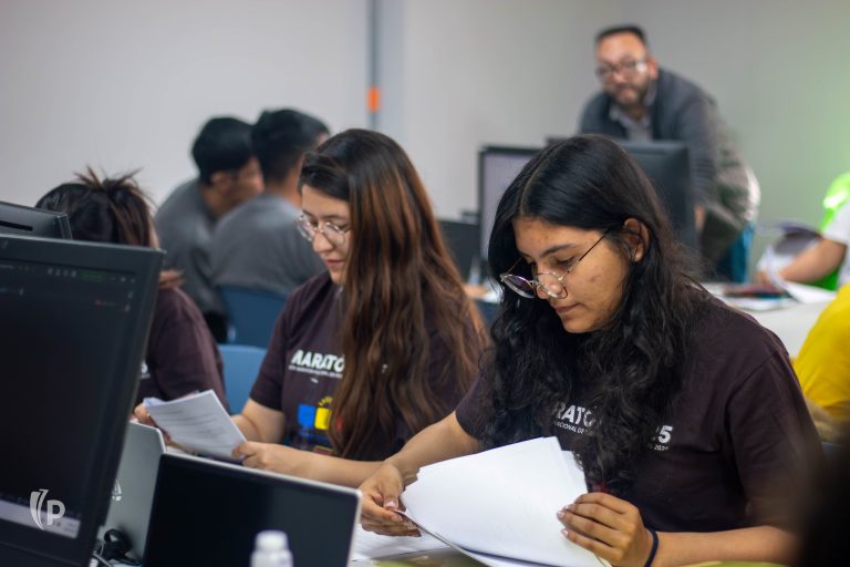 El 75,5 % de graduados de universidad en América Latina accede al mercado laboral