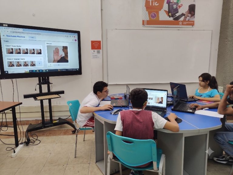 ‘Entiéndeme’ busca facilitar la comunicación con personas sordas