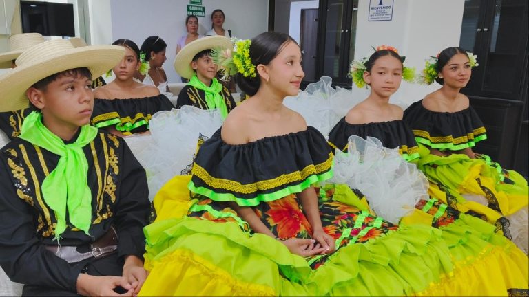 De Algeciras para el mundo: folclor huilense viaja a Vietnam