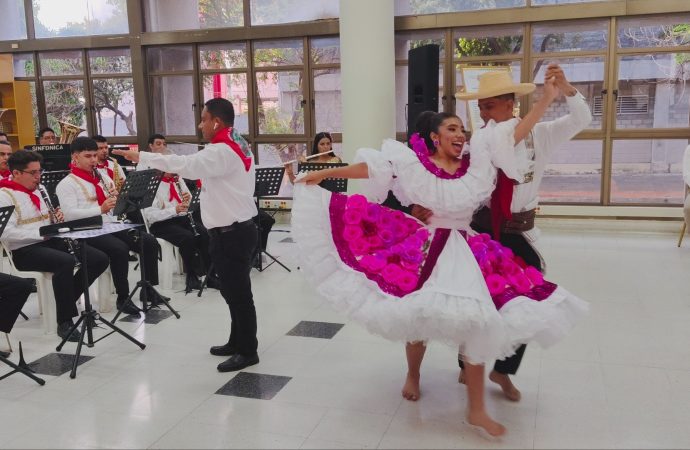 Unifican tiempo musical para la danza del Sanjuanero Huilense