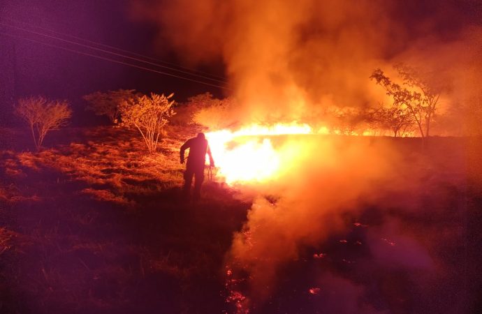 Urgen controlar la quema de pólvora y la pirotecnia para evitar incendios forestales