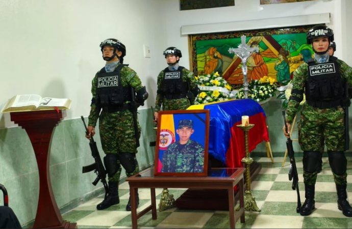 Despedida de héroe a soldado asesinado en Aipecito